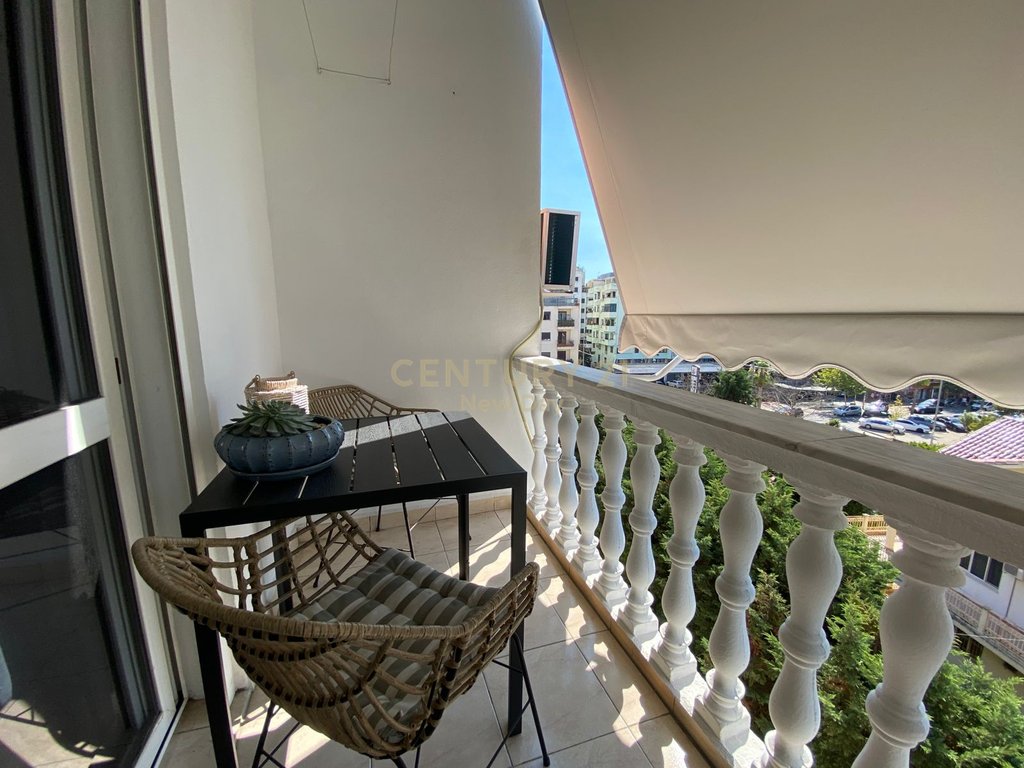 Shitet apartament 2+1 ne plazh, iliria!
