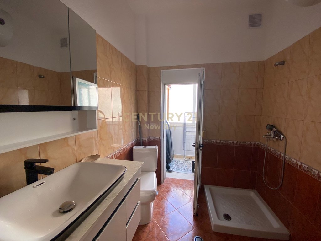 Shitet apartament 2+1 ne plazh, iliria!