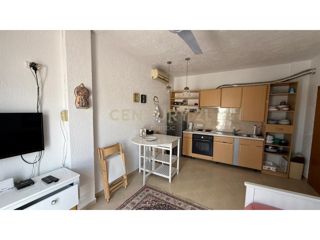 Shitet apartament 2+1 ne plazh, iliria!