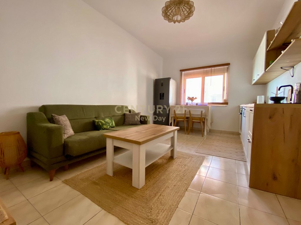 Shitet apartament 2+1 ne plazh, iliria!