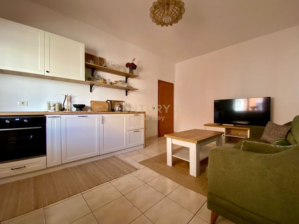 Shitet apartament 2+1 ne plazh, iliria!