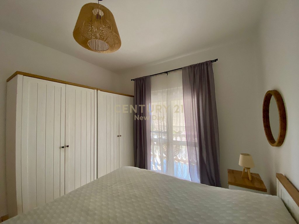 Shitet apartament 2+1 ne plazh, iliria!