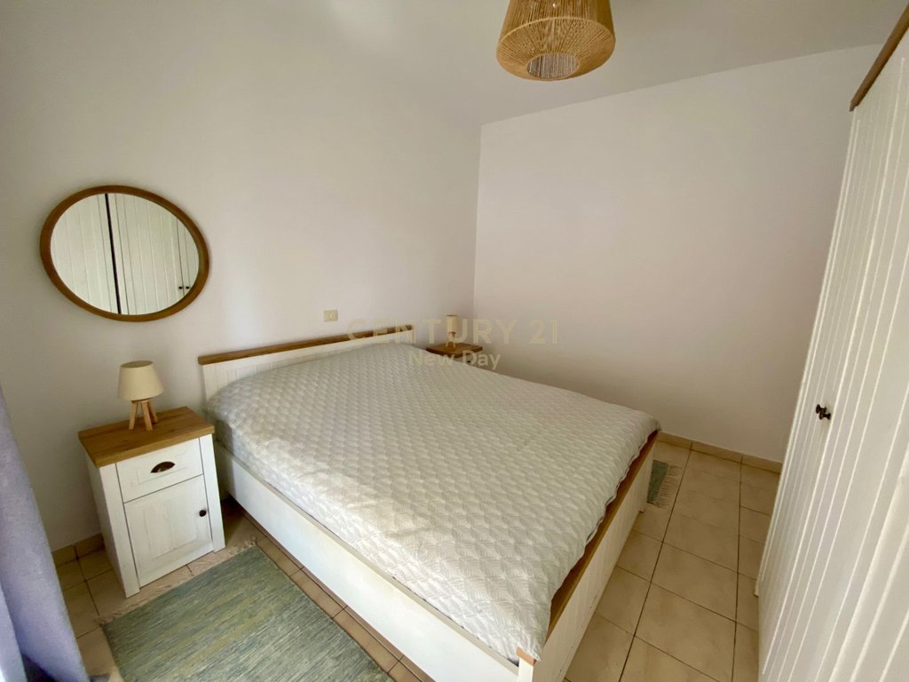 Shitet apartament 2+1 ne plazh, iliria!