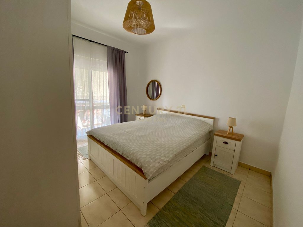 Shitet apartament 2+1 ne plazh, iliria!