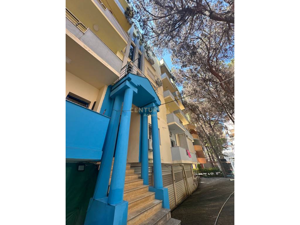 Penthouse à venda no quinto andar de Mali i Robit!