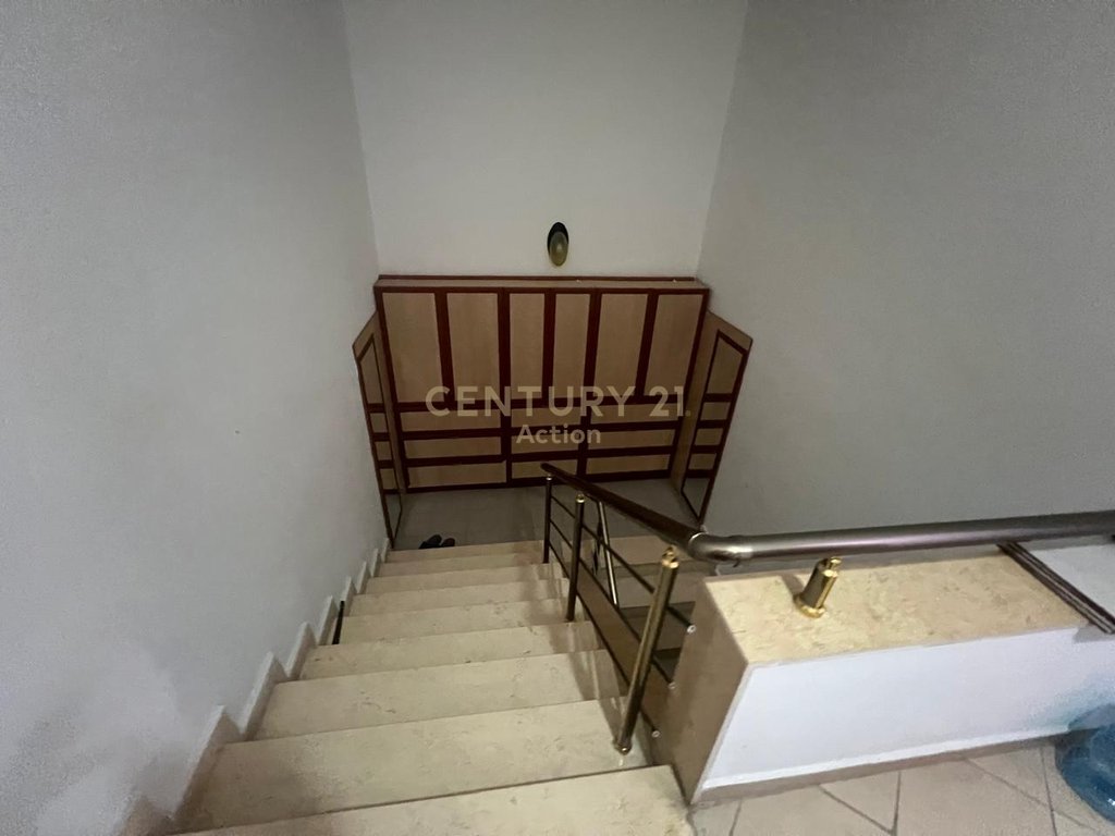 Penthouse à venda no quinto andar de Mali i Robit!