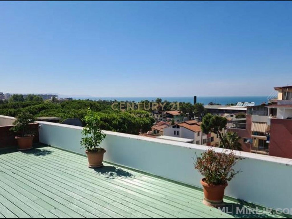 Penthouse à venda no quinto andar de Mali i Robit!