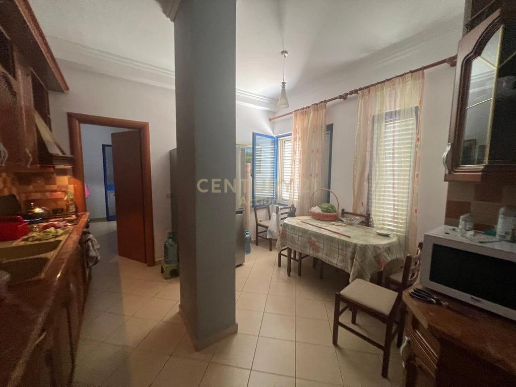 Penthouse à venda no quinto andar de Mali i Robit!