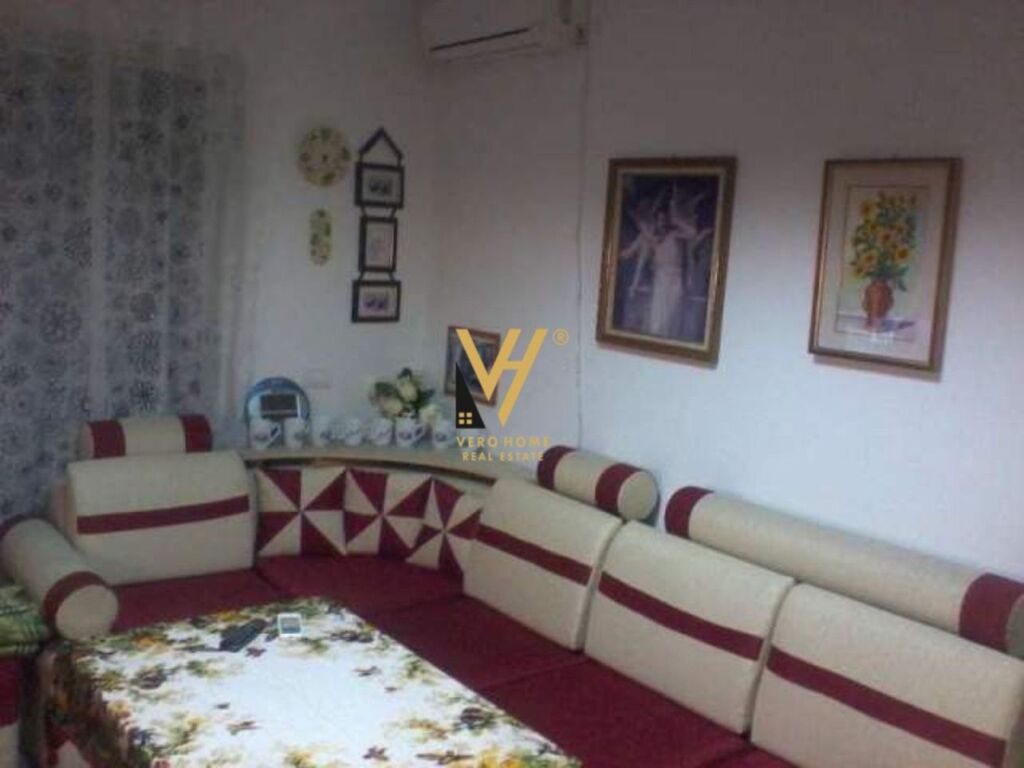 Apartamento en venta 2+1+balcón en el centro de Tirana 75 metros cuadrados (2)