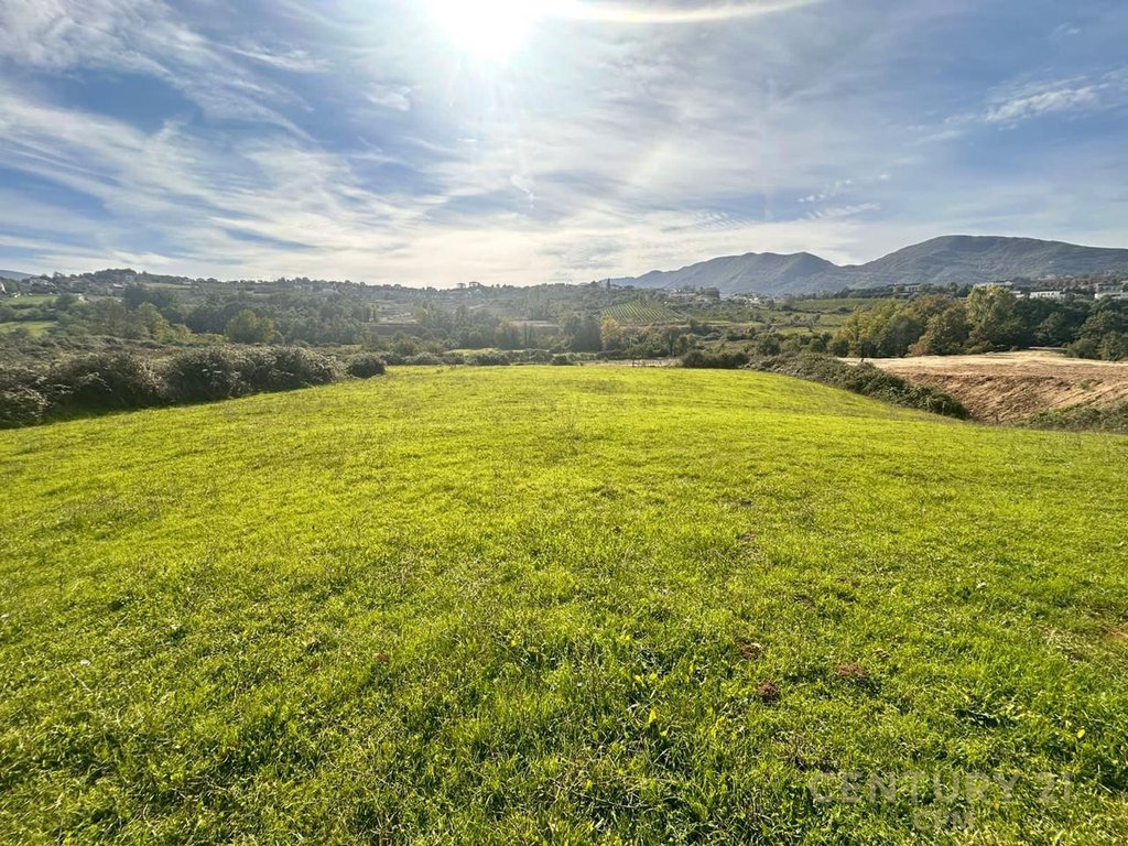 Vendesi terreno di 5000m a teg!