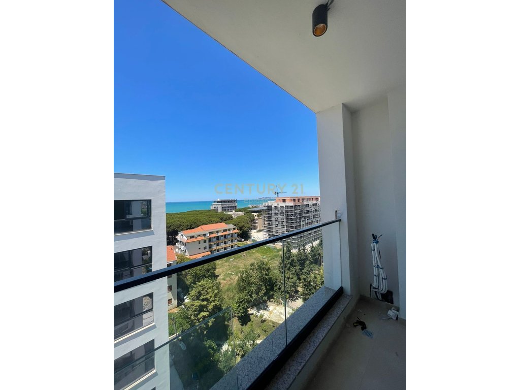 Shitet apartament 2+1+2 ne golem , liburna residence !