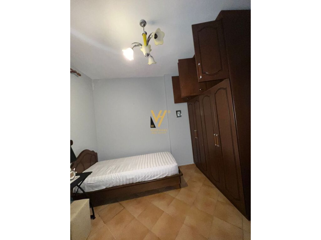 Appartamento in affitto 3+1+2+balcone in Komuna e Parisit 105 m²