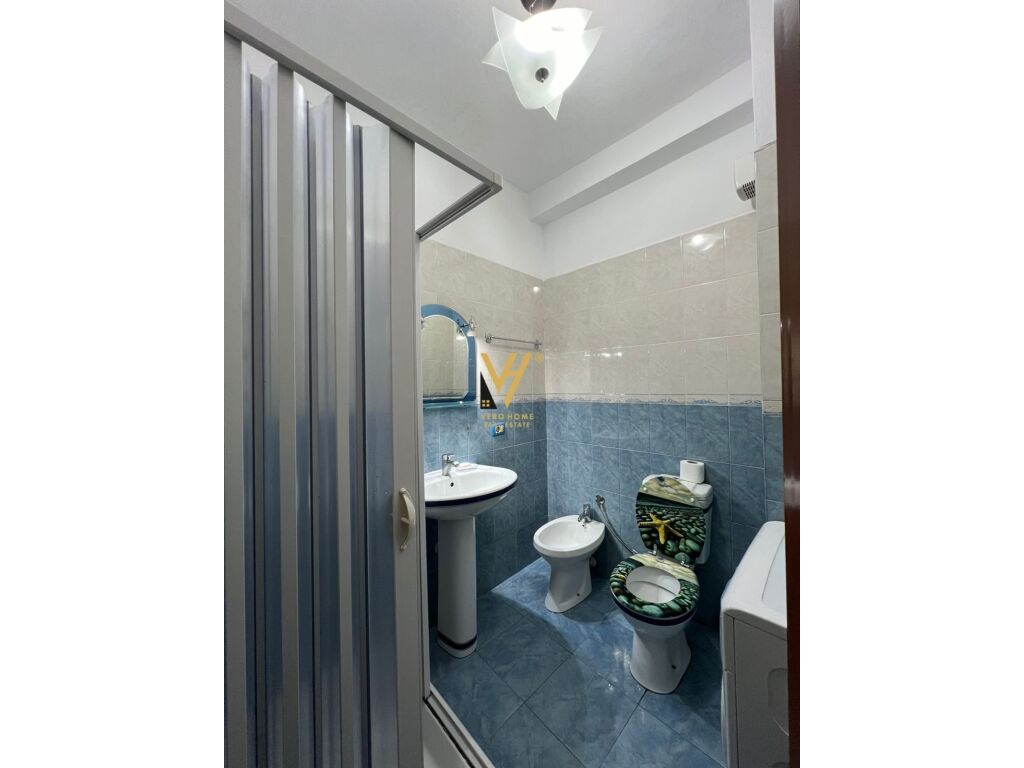 Appartamento in affitto 3+1+2+balcone in Komuna e Parisit 105 m²