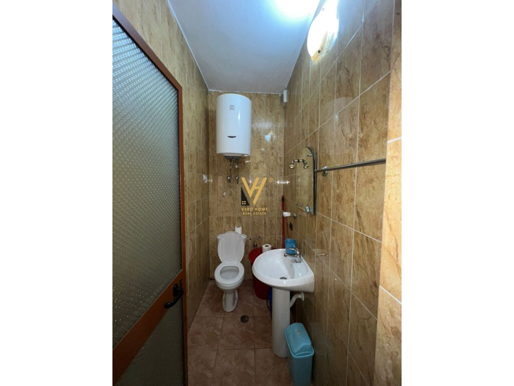 Appartamento in affitto 3+1+2+balcone in Komuna e Parisit 105 m²