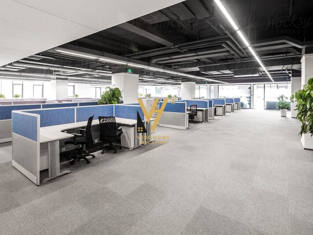 Büro zur miete in der elbasanit-straße, 300 quadratmeter