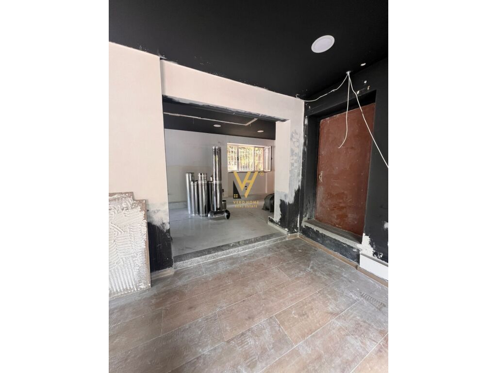 À vendre magasin 80 mètres carrés à 21 décembre 750.000 euros