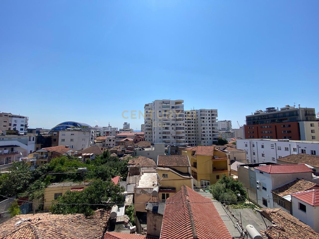 Appartamento in vendita sul boulevard principale, durres!!