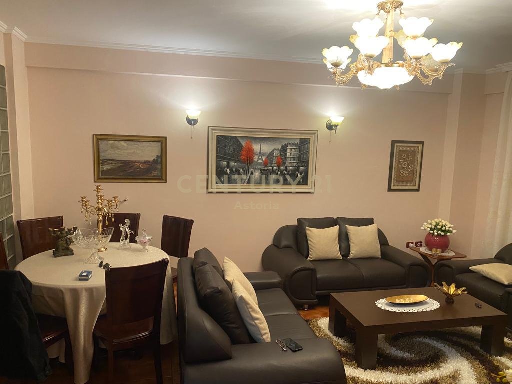 Appartamento in vendita sul boulevard principale, durres!!