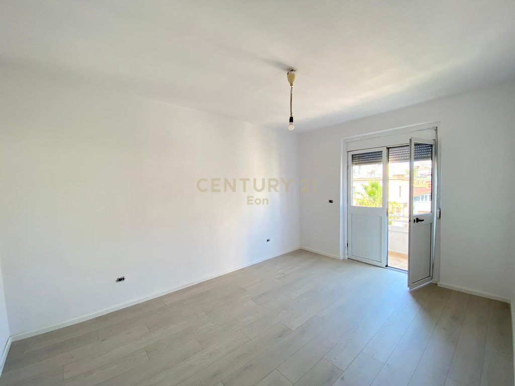 Appartamento in vendita sul boulevard principale, durres!!