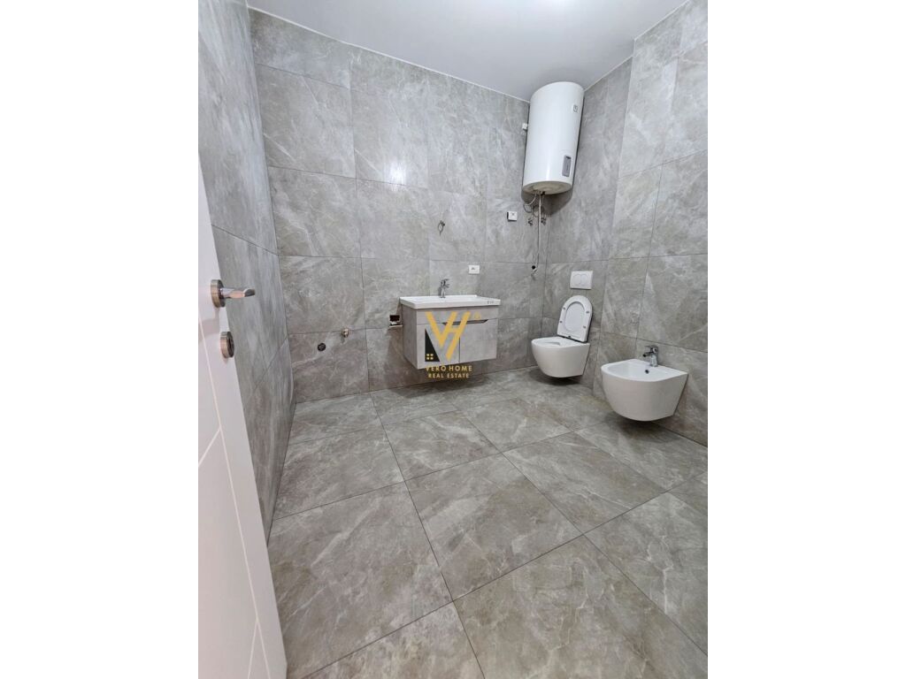 Apartamento à venda 1+1+varanda na rua petro nini luarasi 72 metros quadrados