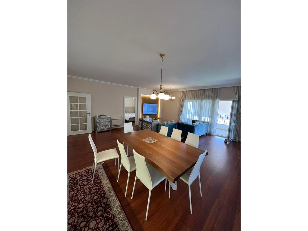Shitet apartament luksoz 2+1+post parkimi tek liqeni i thate (3)