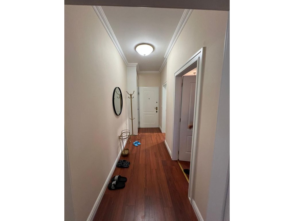Shitet apartament luksoz 2+1+post parkimi tek liqeni i thate (5)