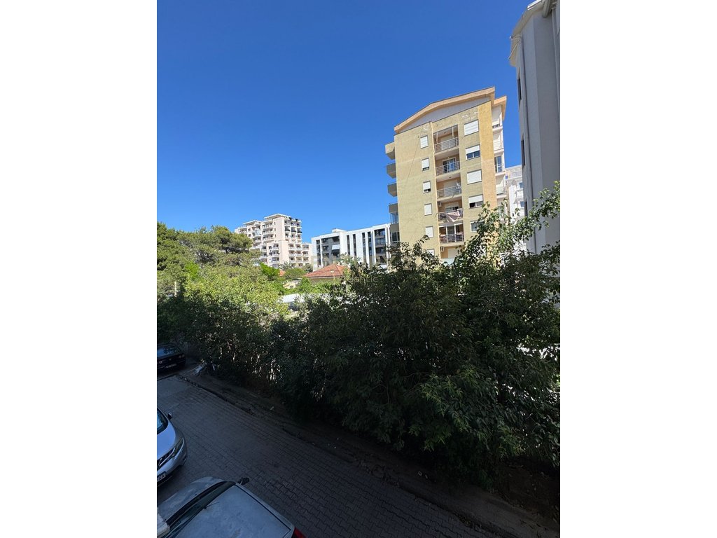 Appartamento 1+1 in vendita sulla spiaggia, Durrës