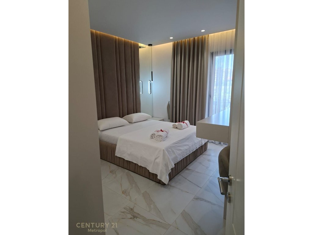 Apartament 3+2+ garazhd me qira në Astir, Tiranë -