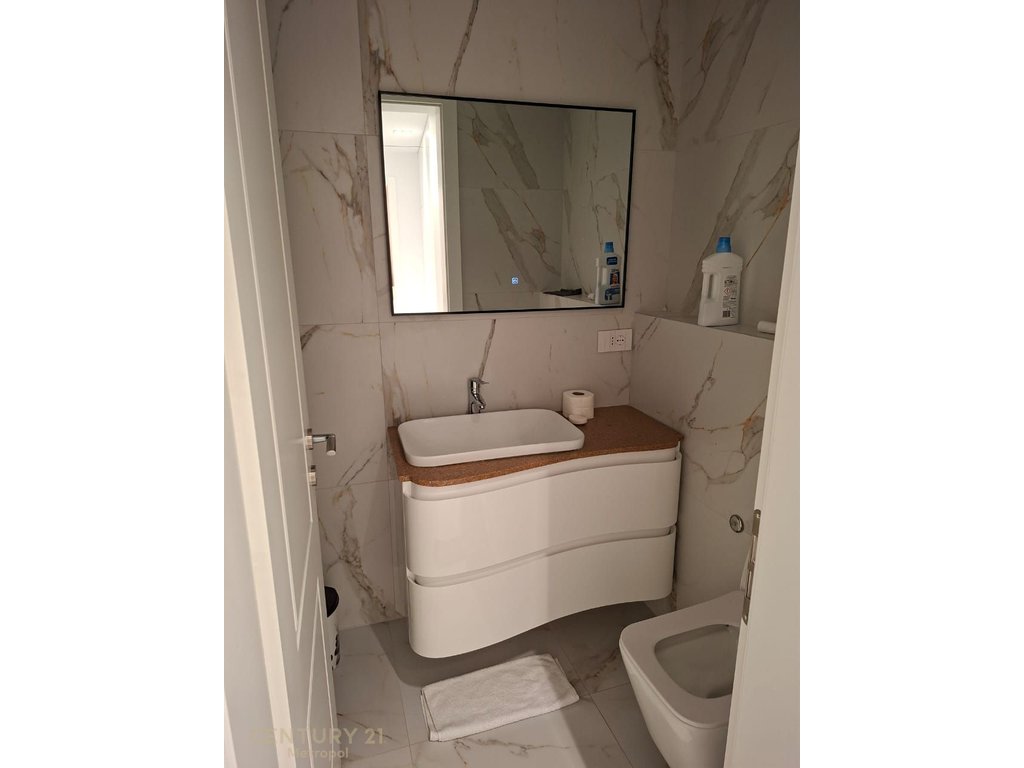 Apartament 3+2+ garazhd me qira në Astir, Tiranë -