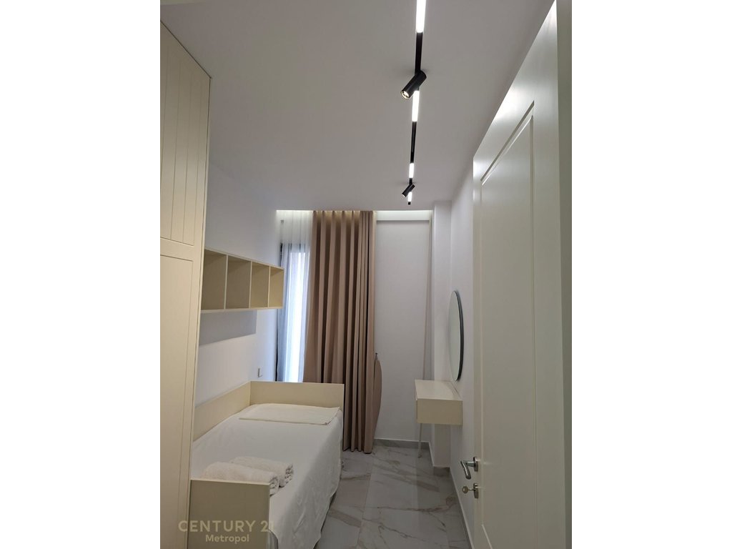 Apartament 3+2+ garazhd me qira në Astir, Tiranë -