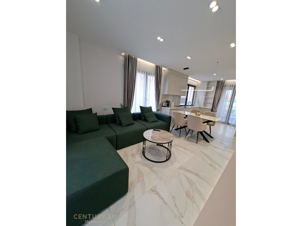 Apartament 3+2+ garazhd me qira në Astir, Tiranë -