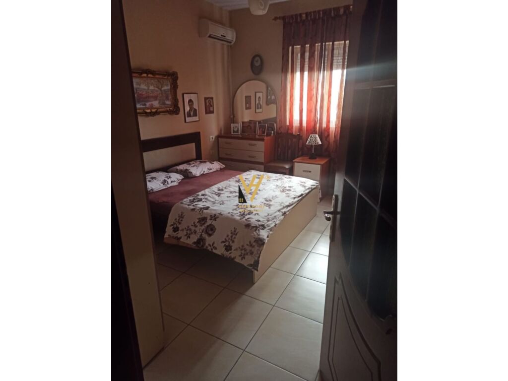 Appartamento in vendita 2+1+balcone, via petro nini luarasi, 81 metri quadrati