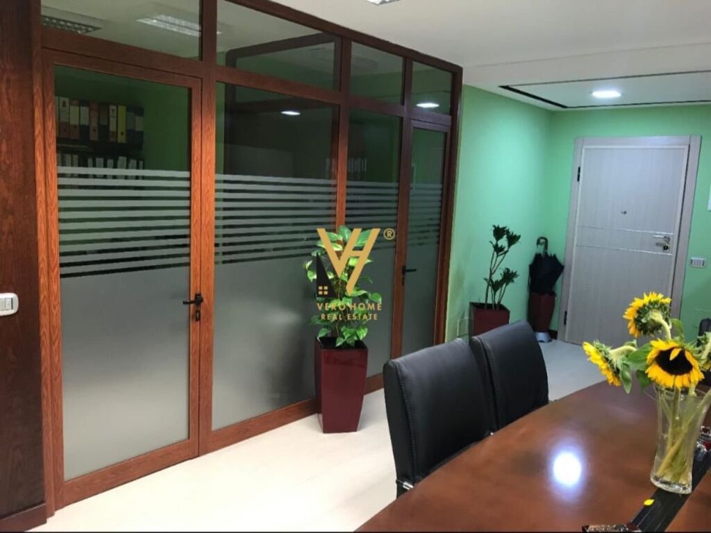 Apartamento en venta 3+1+2 en ish Blloku 160 metros cuadrados