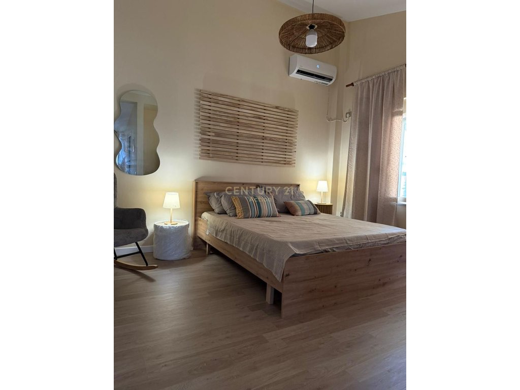 Studio moderne + veranda à golem