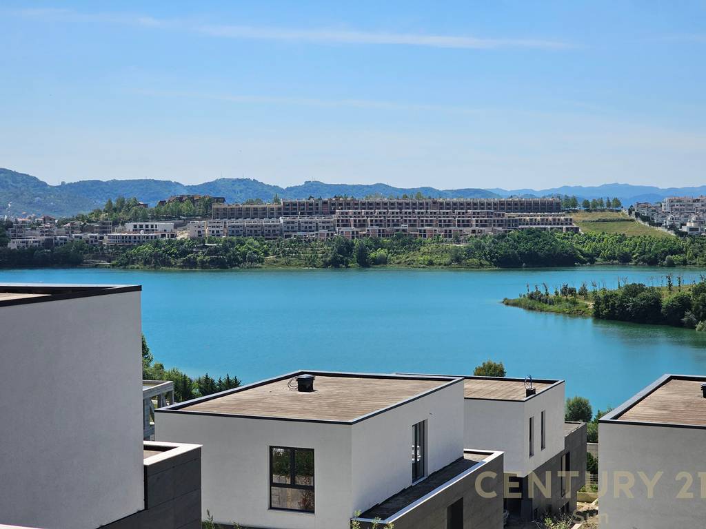 Vila à venda próximo ao lago farka
