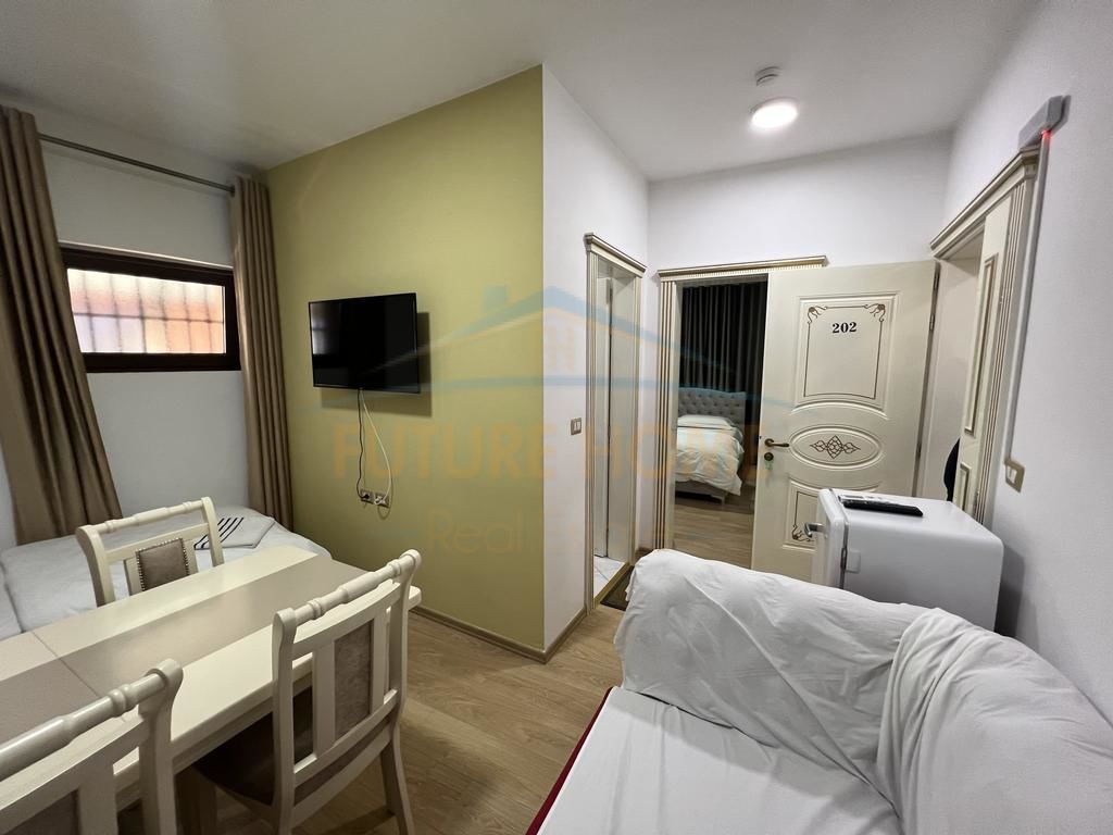 In vendita, casa di ospitalità, vicino al mercato, Korçë.