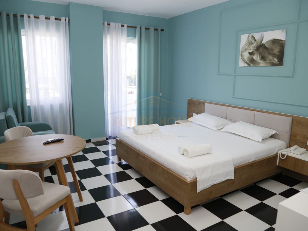 À venda, hotel, golem