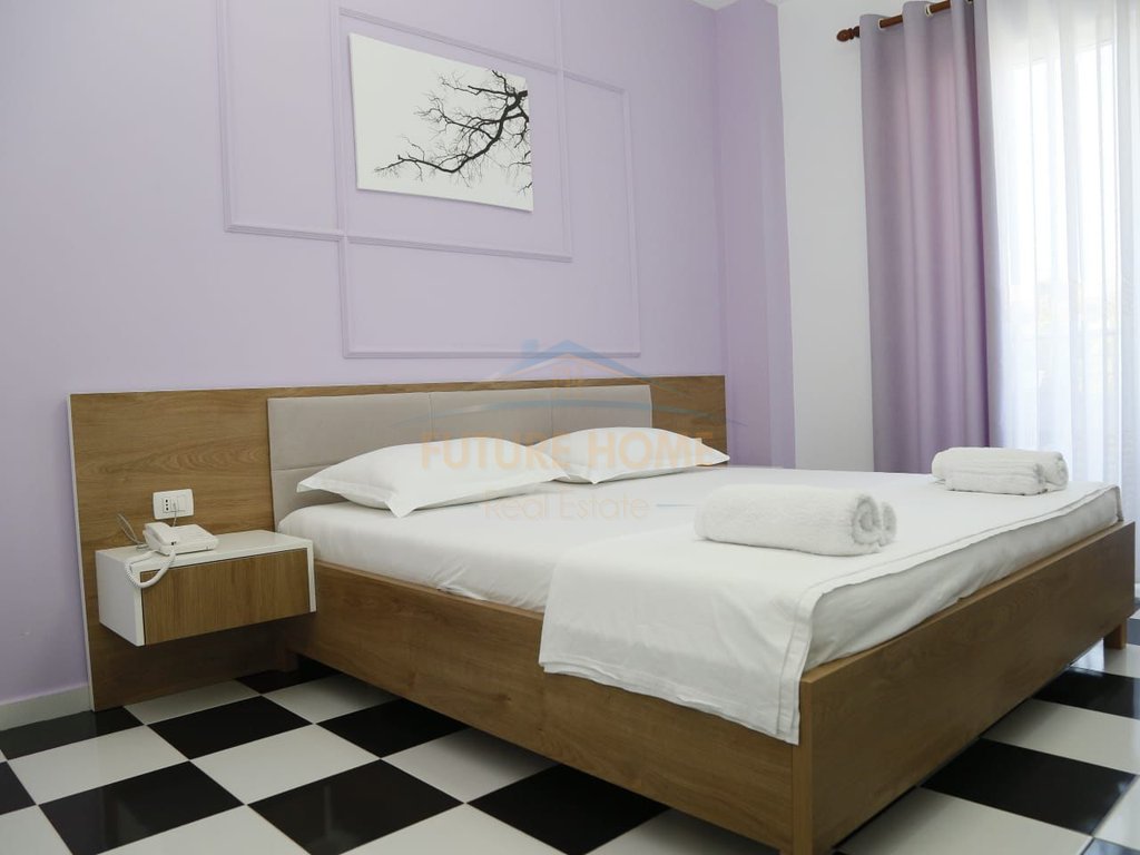 À venda, hotel, golem