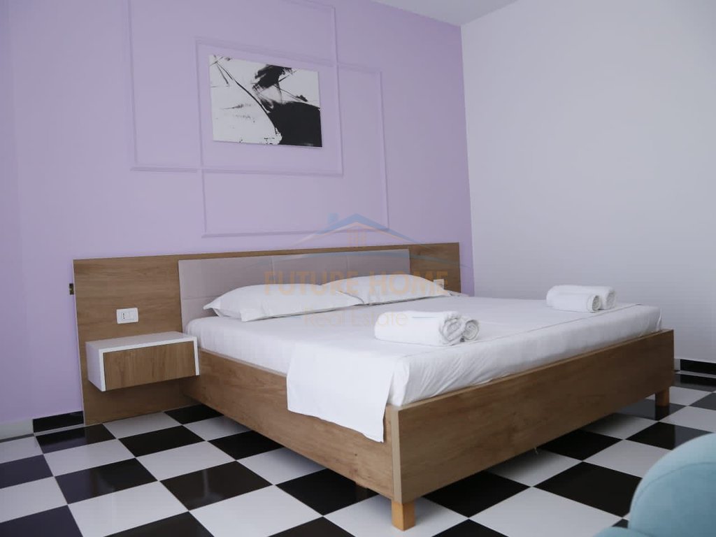 À venda, hotel, golem