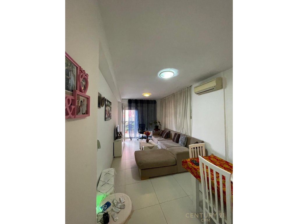 Apartamento 2+1+2 à venda na kodra e diellit!