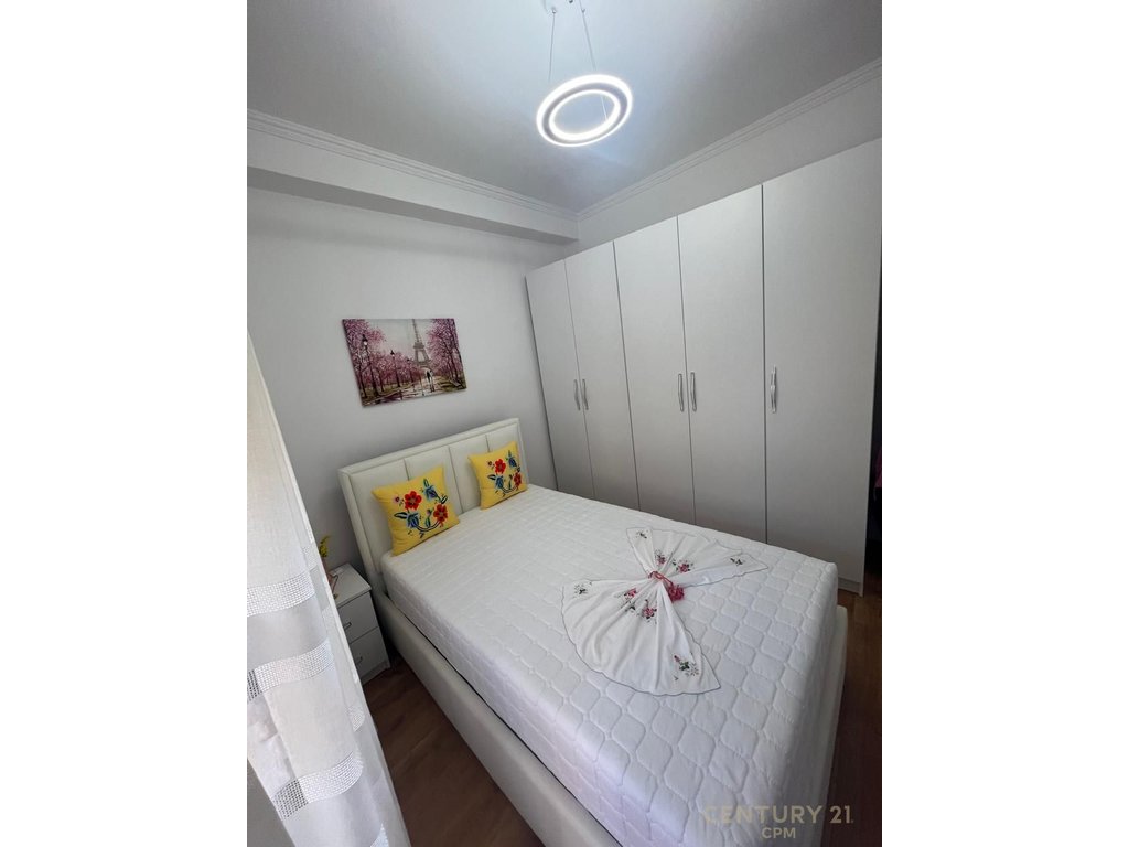 Apartamento 2+1+2 à venda na kodra e diellit!