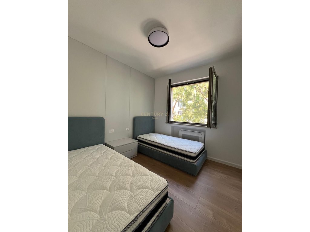 Apartamento de luxo 2+1+2 para alugar, vista total do mar de cada quarto, vlore!