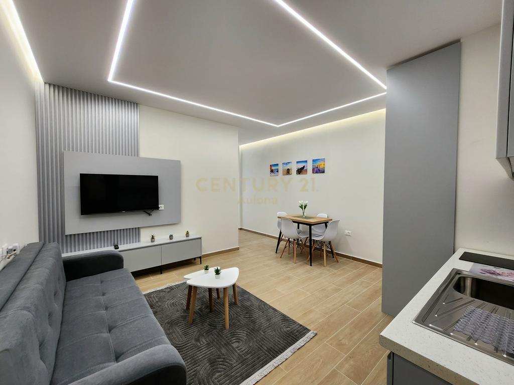 Apartamento de luxo 2+1+2 para alugar, vista total do mar de cada quarto, vlore!