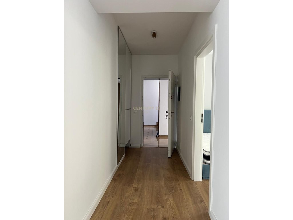 Apartamento de luxo 2+1+2 para alugar, vista total do mar de cada quarto, vlore!