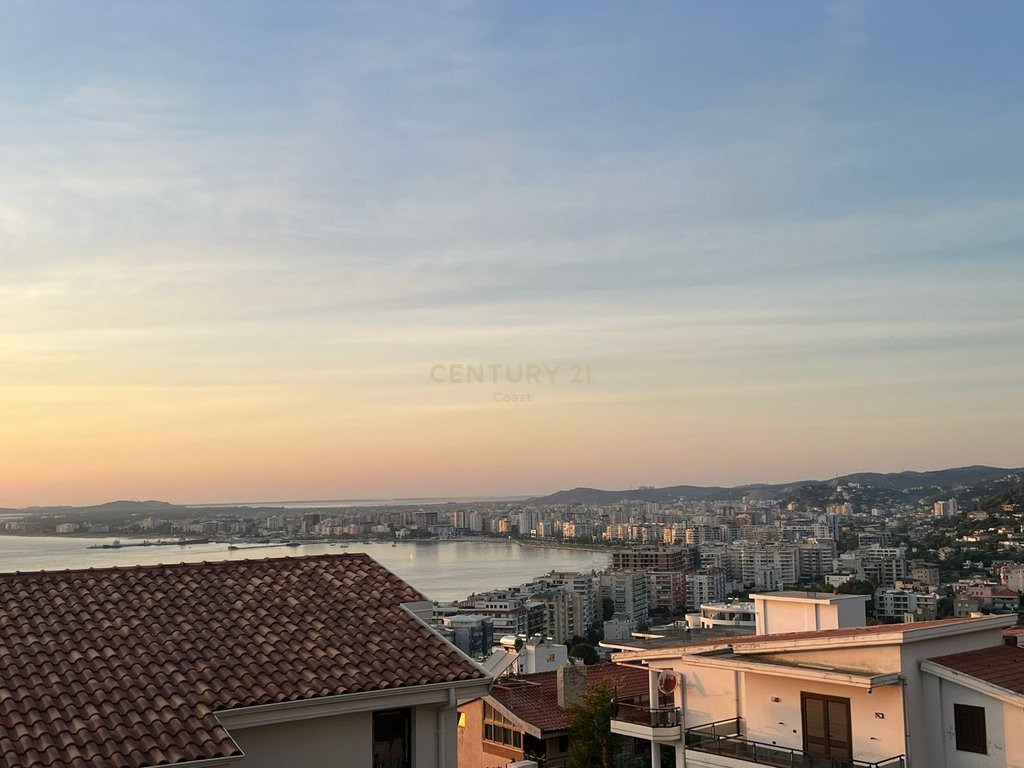 Apartamento de luxo 2+1+2 para alugar, vista total do mar de cada quarto, vlore!