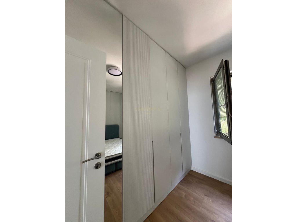 Apartamento de luxo 2+1+2 para alugar, vista total do mar de cada quarto, vlore!
