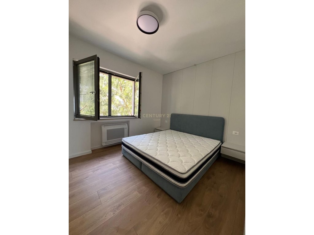 Apartamento de luxo 2+1+2 para alugar, vista total do mar de cada quarto, vlore!