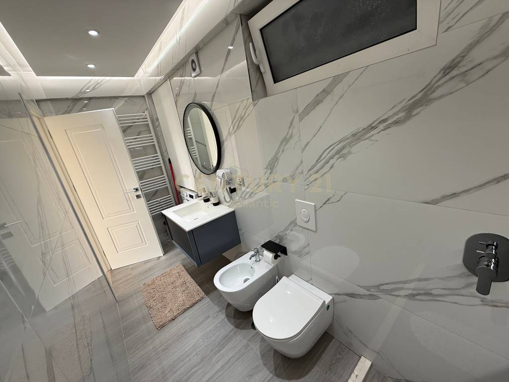 Luxusvilla zum verkauf, ehemalige kenet - durres!
