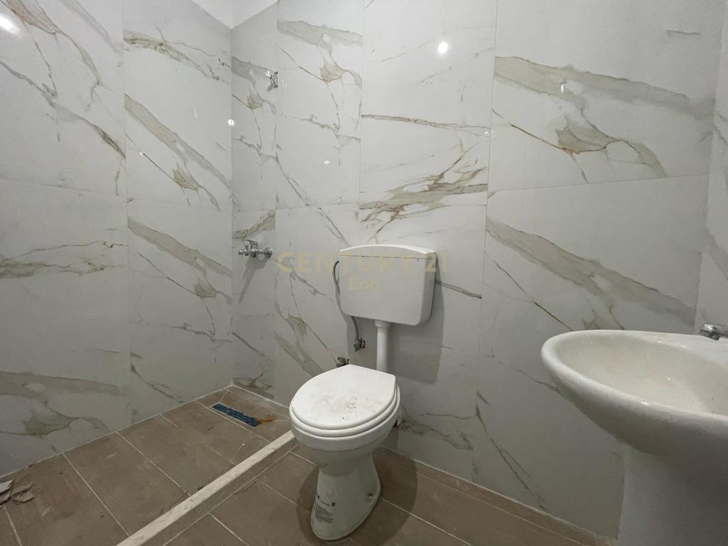 Apartamento 1+1 vista al mar, isla de Kavajë!