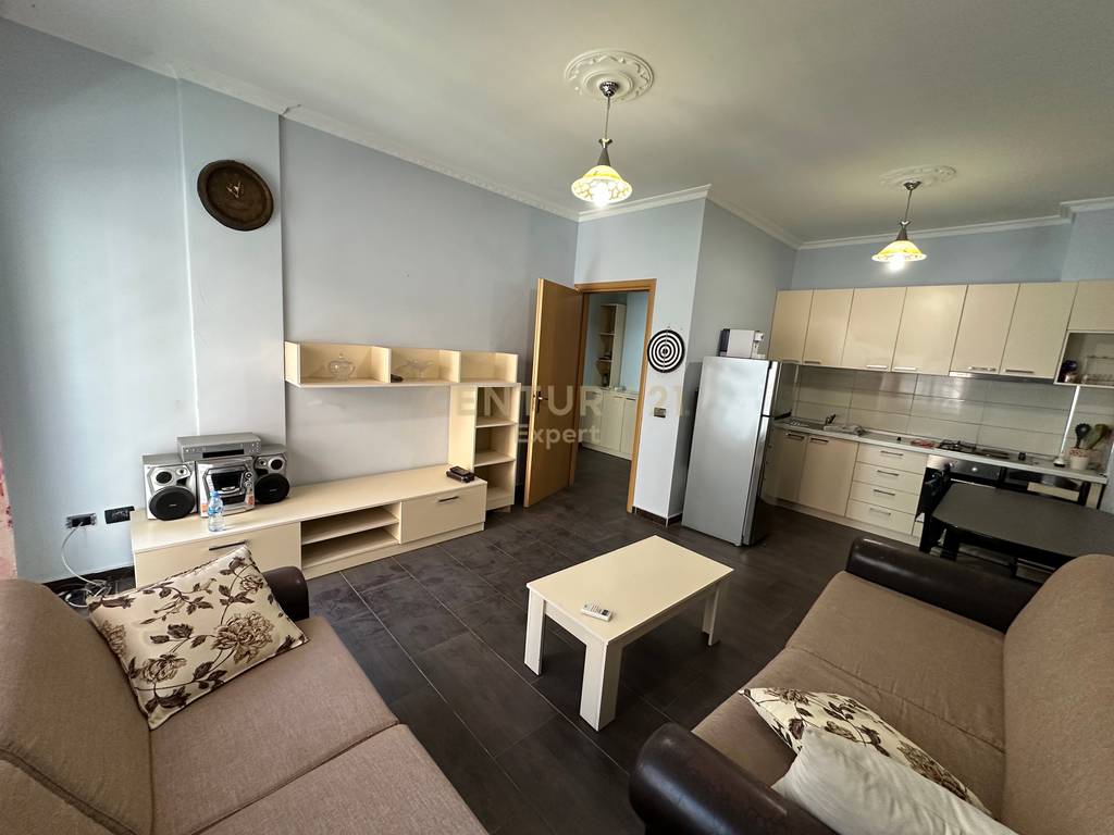 Apartamento 1+1 vista al mar, isla de Kavajë!
